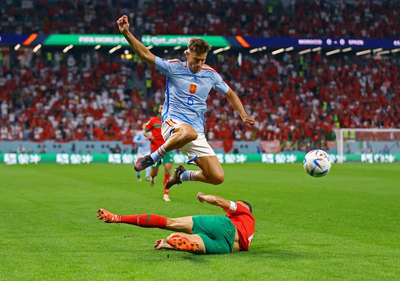 Đội tuyển Tây Ban Nha thất bại trước Morocco vòng 1/8. Ảnh: Reuters.