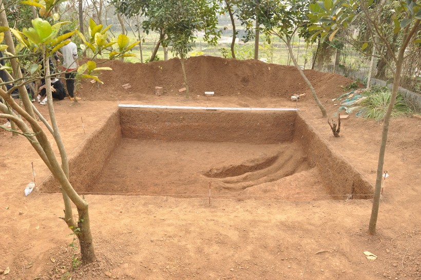 Hố thám sát trong đợt khai quật khảo cổ tháng 1/2023 tại di tích đồi Đồng Dâu.