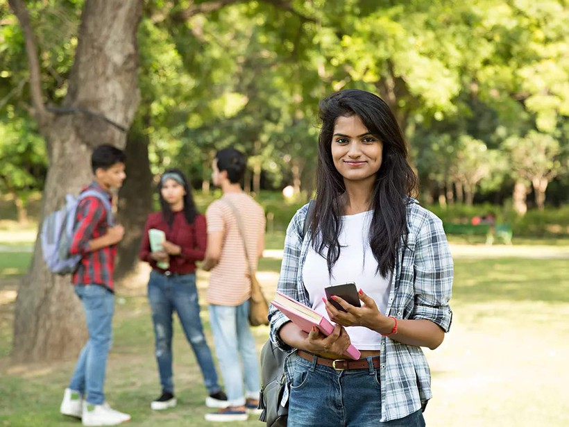 Ấn Độ có số lượng sinh viên quốc tế lớn nhất tại Anh. 