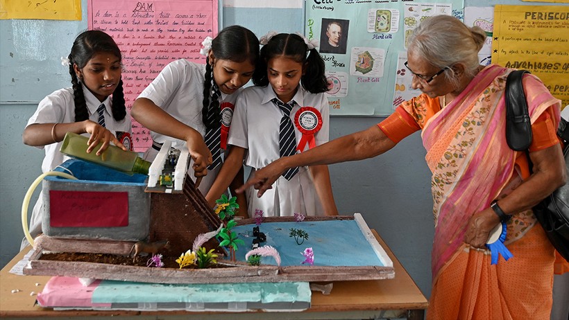 Kiến thức về tiến hóa, môi trường và khí hậu bị cắt khỏi sách giáo khoa phổ thông tại Ấn Độ.