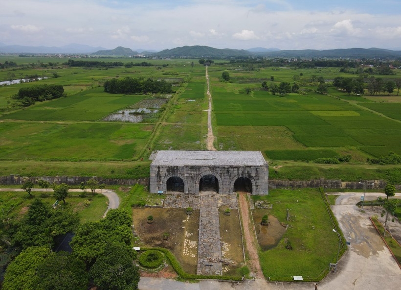 Một góc cổng Nam di sản Thành Nhà Hồ (Vĩnh Lộc, Thanh Hóa). ảnh 1