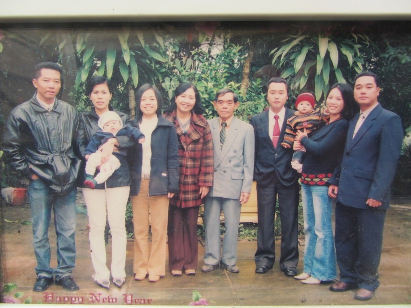 Gia đình thầy Lê Trọng Đào ở làng cổ Phước Tích có 6 người là giáo viên.