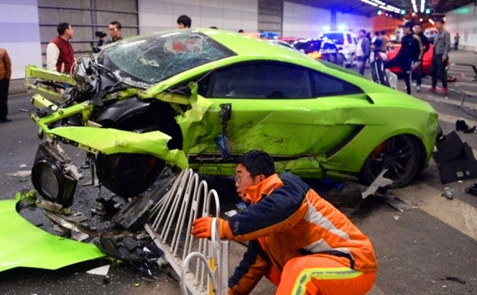 Trung Quốc phạt nặng con đại gia vì đua xe kiểu “Fast & Furious“