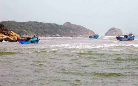 Cứu tàu câu cá ngừ Bình Định gặp nạn trên biển