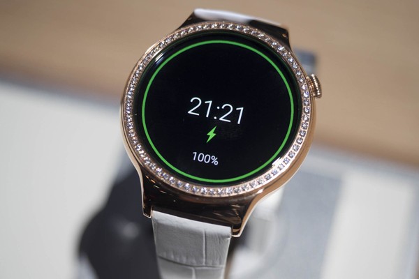 8 smartwatch xứng đáng được đeo trên tay phái đẹp