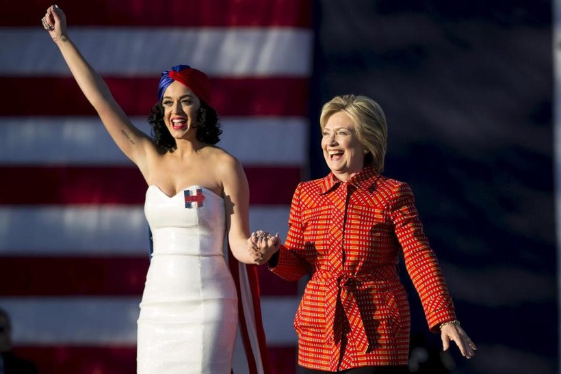 Katy Perry giúp bà Hillary Clinton vận động tranh cử
