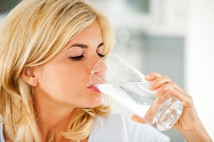 Muốn giảm cân hãy uống nước lọc