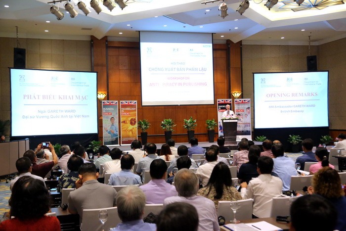 Hội thảo Chống xuất bản phẩm lậu do NXB Giáo dục Việt Nam cùng Đại sứ quán Anh tổ chức tại Hà Nội. Ảnh: VIệt Hà