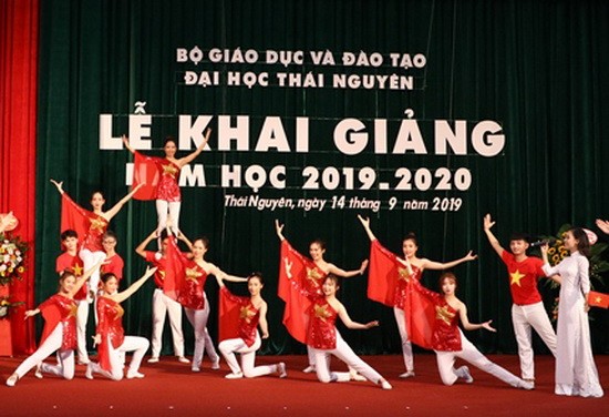 Những tiết mục văn nghệ chào mừng năm học mới của sinh viên ĐH Thái Nguyên.