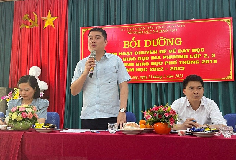 Ông Hồ Công Liêm – Phó Giám đốc Sở GD&ĐT Lạng Sơn quán triệt các bài học kinh nghiệm khi thực hiện Chương trình mới.
