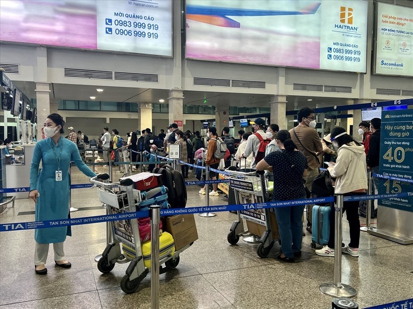 Sân bay Tân Sơn Nhất dự kiến đón gần 24 triệu khách dịp hè