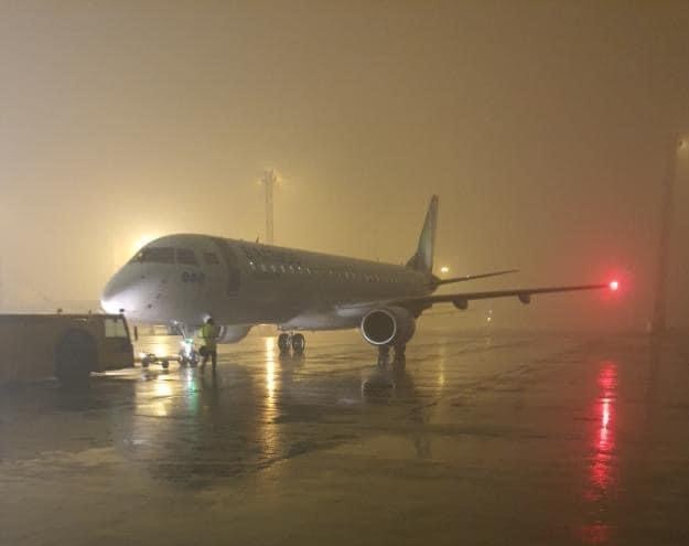 Nhiều chuyến bay không thể hạ cánh xuống sân bay Tân Sơn Nhất 