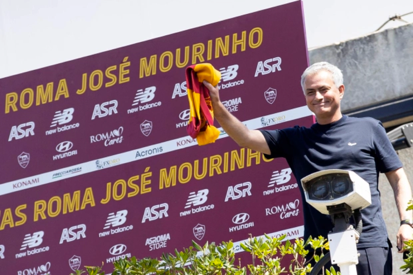 Mourinho mới tiếp quản AS Roma không lâu.