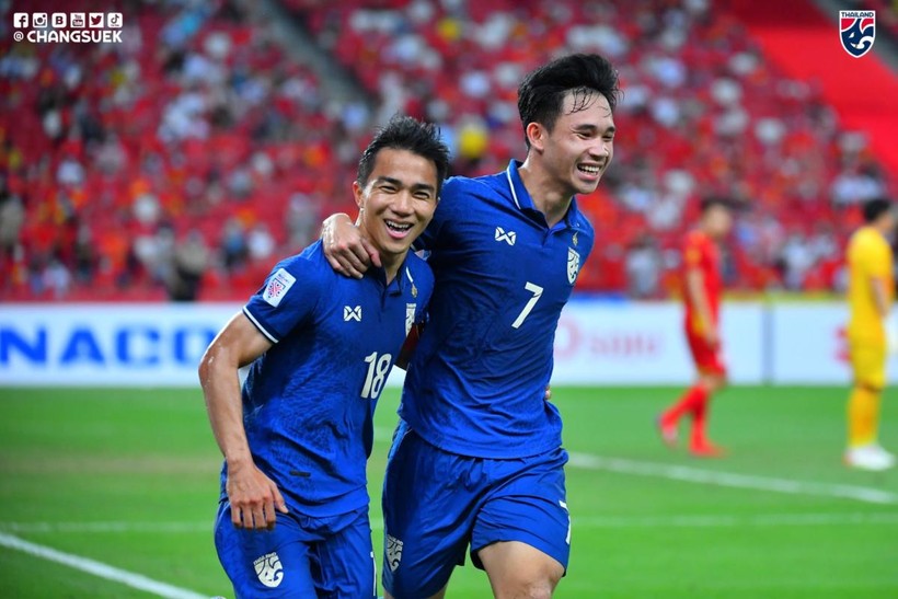 Chanathip và Supachok cùng toả sáng giúp Thái Lan vô địch AFF Cup 2020.