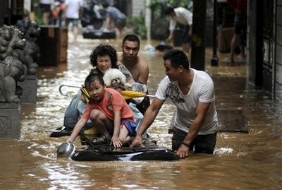Trung Quốc: 16 người chết, 320.000 sơ tán vì mưa lũ