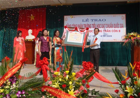Trường Tiểu học Đặng Trần Côn B đón nhận trường chuẩn quốc gia