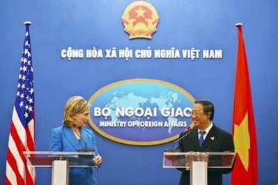 Hôm nay, ngoại trưởng Mỹ Hillary Clinton đến Việt Nam