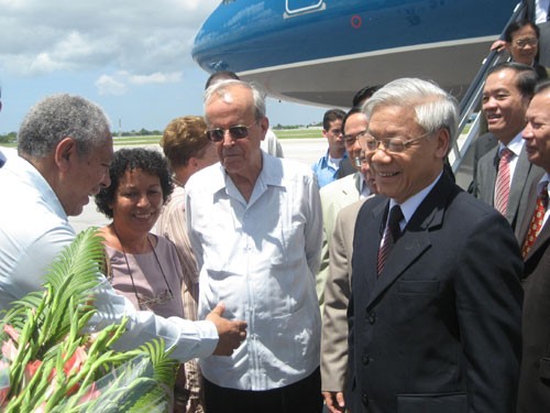 Chủ tịch Quốc hội Nguyễn Phú Trọng tới Cu Ba