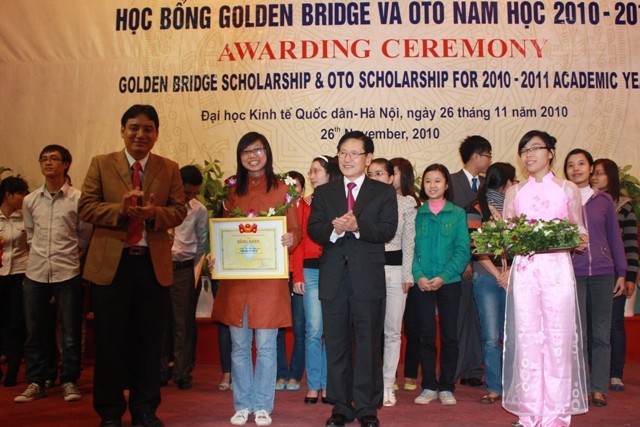 120 sinh viên được nhận học bổng GBS và OTOS năm học 2010-2011