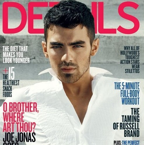 Joe Jonas phủ nhận tin đồn đồng tính