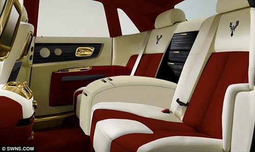 Rolls-Royce dát vàng 24K giá 1 triệu bảng lộ diện