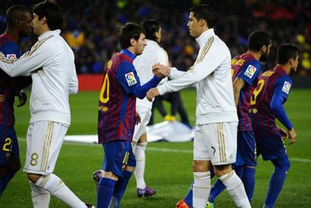 C.Ronaldo, Iniesta và Messi lọt Top 3 cầu thủ xuất sắc nhất