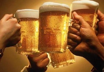 Cấm công chức uống rượu, bia vào giờ nghỉ trưa
