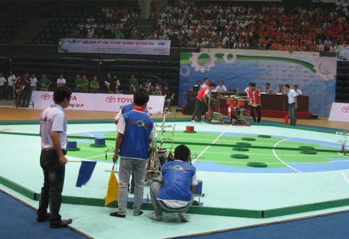 Khai mạc vòng chung kết cuộc thi Sáng tạo Robot Việt Nam 2013