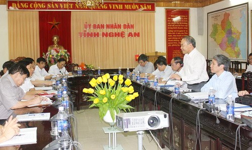 Thứ trưởng Nguyễn Vinh Hiển kiểm tra công tác chuẩn bị thi tại Nghệ An
