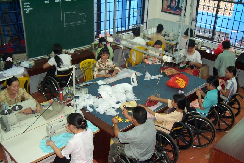 Dạy nghề và tạo việc làm cho người khuyết tật: Kết quả còn khiêm tốn