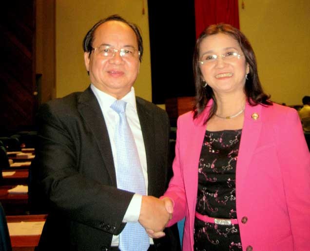 Giáo sư Việt nhận Bằng Danh dự của Quốc hội Philippines