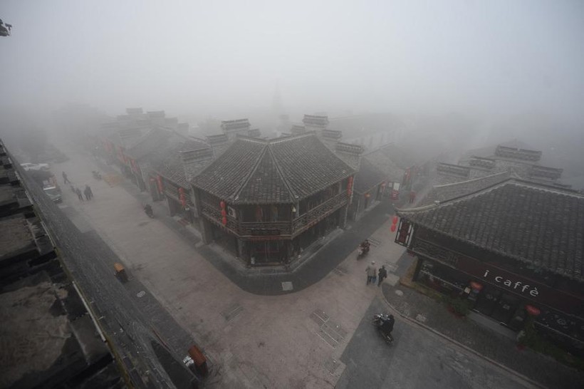 Trung Quốc báo động đỏ vì sương mù