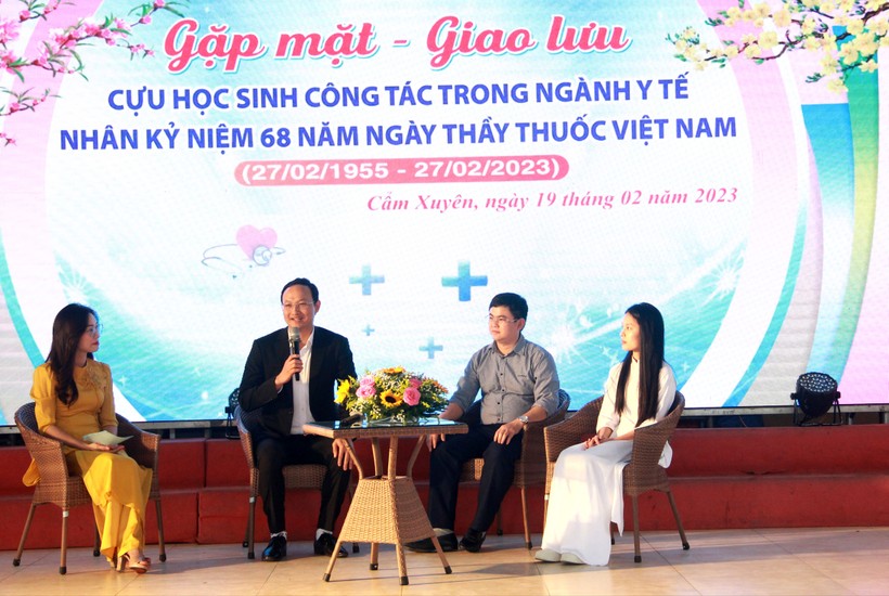 Trường THPT Cẩm Bình tri ân Cựu học sinh nhân Kỷ niệm ngày Thầy thuốc Việt Nam ảnh 4