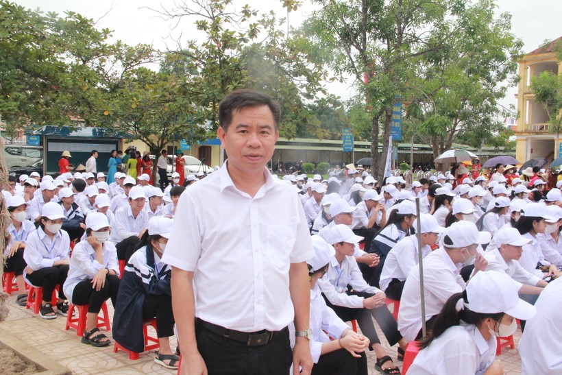 Thầy Thái Anh Tuấn, Hiệu trưởng trường THPT Lê Quý Đôn. ảnh 4