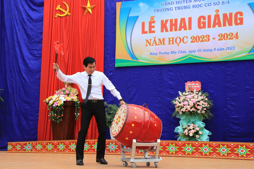 Chủ tịch tỉnh Sơn La: Duy trì giữ vững tiêu chí của trường đạt chuẩn quốc gia ảnh 1