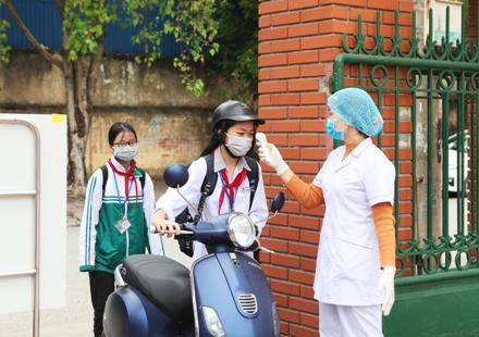 HS phổ thông tỉnh Ninh Bình đi học trở lại ngày 22/2.