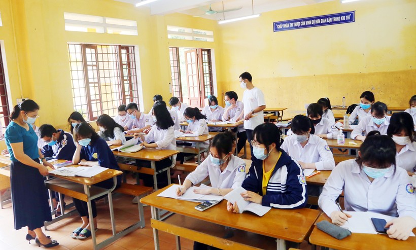 GV và HS khối 12 tỉnh Lào Cai đang nỗ lực hết sức cho kỳ thi tốt nghiệp THPT.