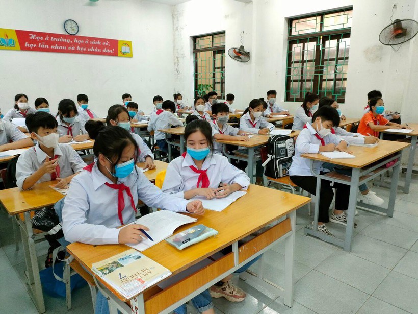 Học sinh Trường THCS Gia Vân (Gia Viễn, Ninh Bình) chuyến sang học kiến thức học kỳ 2 ngay sau thi học kỳ 1. 
