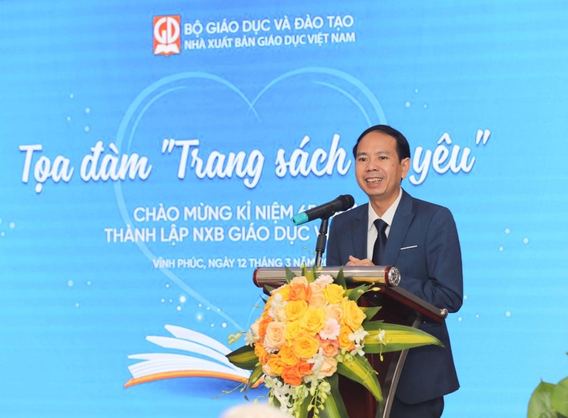 PGS.TS Nguyễn Văn Tùng, Phó tổng biên tập NXBGDVN phát biểu tại tọa đàm. 