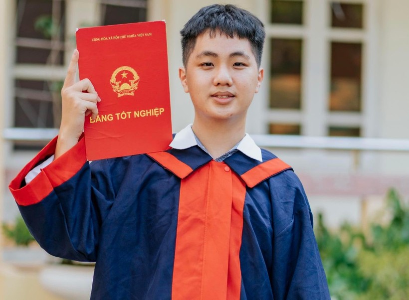 Đặng Nhật Minh đạt điểm 10 môn Vật lý trong Kỳ thi tốt nghiệp THPT 