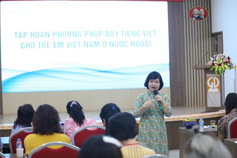 Ra mắt Tủ sách tiếng Việt, tập huấn dạy tiếng Việt cho trẻ Việt Nam ở nước ngoài ảnh 3