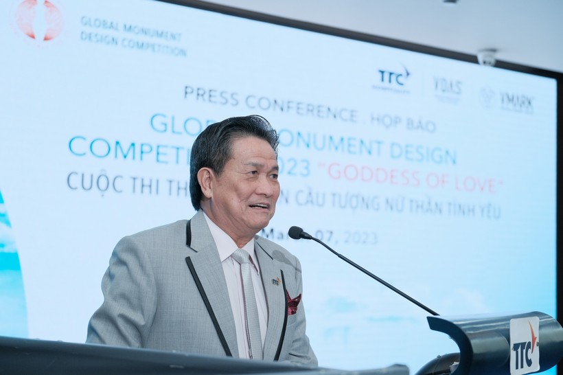 Ông Đặng Văn Thành - Nhà sáng lập, Chủ tịch Tập đoàn TTC, Chủ tịch Hội đồng Giám khảo cuộc thi phát biểu tại họp báo ảnh 1