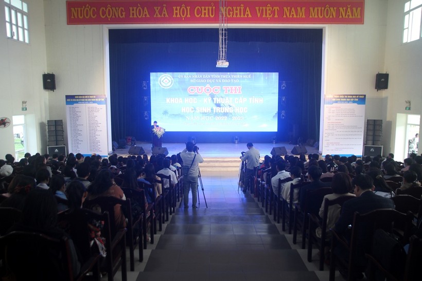 Nhiều đề tài của HS dân tộc thiểu số dự thi KHKT cấp trung học Thừa Thiên - Huế ảnh 1