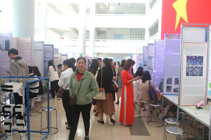 Nhiều đề tài của HS dân tộc thiểu số dự thi KHKT cấp trung học Thừa Thiên - Huế ảnh 5