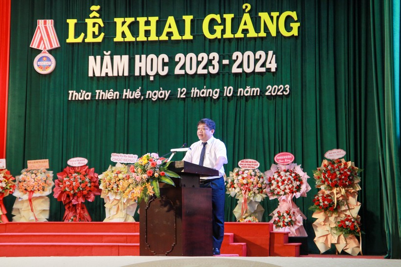 PGS.TS Võ Thanh Tùng – Hiệu trưởng Trường ĐH Khoa học, ĐH Huế phát biểu tại buổi lễ. ảnh 2