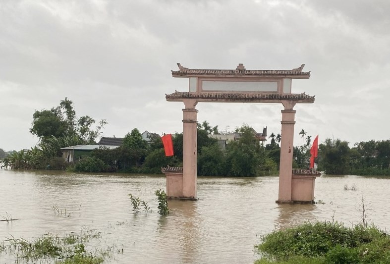 Xã Phong Hòa, huyện Phong Điền ngập nhiều nơi.