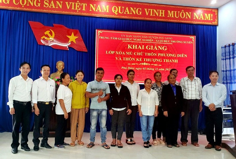 Khai giảng lớp xóa mù chữ tại xã Phú Diên, huyện Phú Vang.
