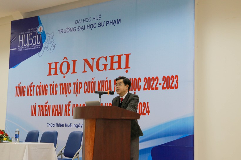 PGS.TS Nguyễn Thành Nhân – Hiệu trưởng Trường ĐH Sư phạm, ĐH Huế phát biểu tại hội nghị.