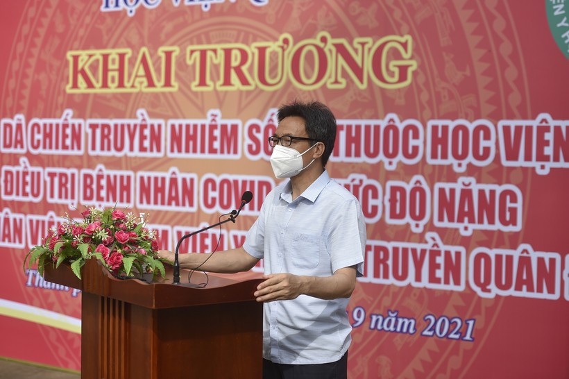 Phó Thủ tướng Vũ Đức Đam phát biểu tại lễ khai trương Bệnh viện 5G. Ảnh: VGP/Đình Nam.