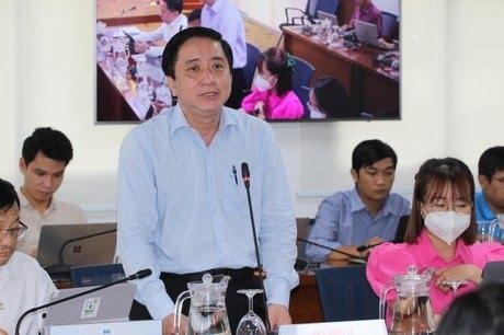 Ông Lê Minh Hải, Phó Trưởng ban quản lý An toàn thực phẩm TP HCM, thông tin tại họp báo. Ảnh: Nguyễn Nhân.